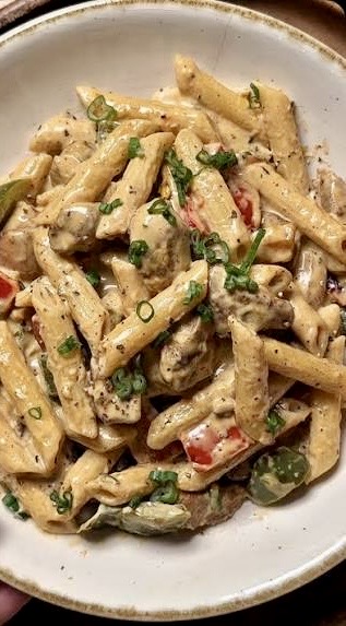 Rasta pasta with peppers and herbs