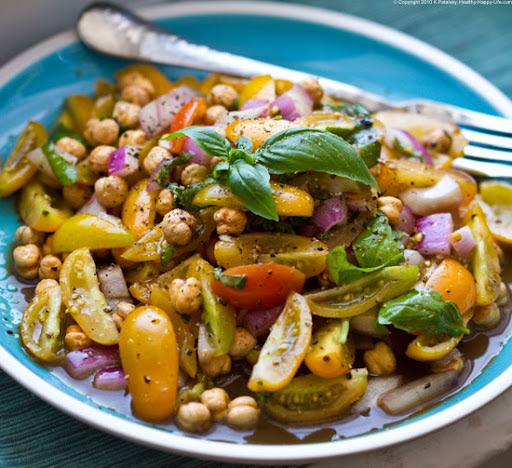 Heirloom tomato and chickpea salad